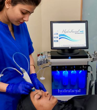 THE HYDRAFACIAL PHENOMENON AND WHY EVERYONE IS OBSESSED WITH IT